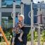 Cấu trúc thép Galileo steel structure với vách leo núi cho trẻ em trên sân chơi.