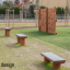 Băng ghế Robinia bench bằng gỗ tự nhiên, thiết kế đơn giản cho khu vui chơi ngoài trời.