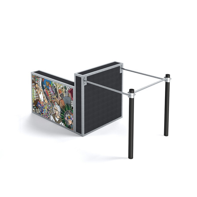 Small parkour set I với tường leo tranh graffiti và thanh ngang tập luyện thể thao ngoài trời.