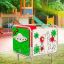 Sensory Box với các bánh răng và hình vẽ vui nhộn dành cho trẻ em trên sân chơi ngoài trời.
