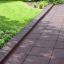 Gạch cao su Rubber Tiles 55 màu nâu lát nền an toàn cho khu vui chơi ngoài trời.